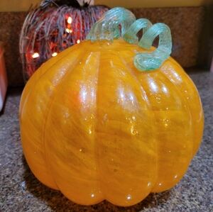 Farmhouse Blown Glass Lifelike XLarge Orange Veriagated Pumpkin w/Curly Stem